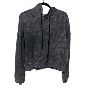 American Eagle Black/Grey Acid Wash Crop Sweater Size M